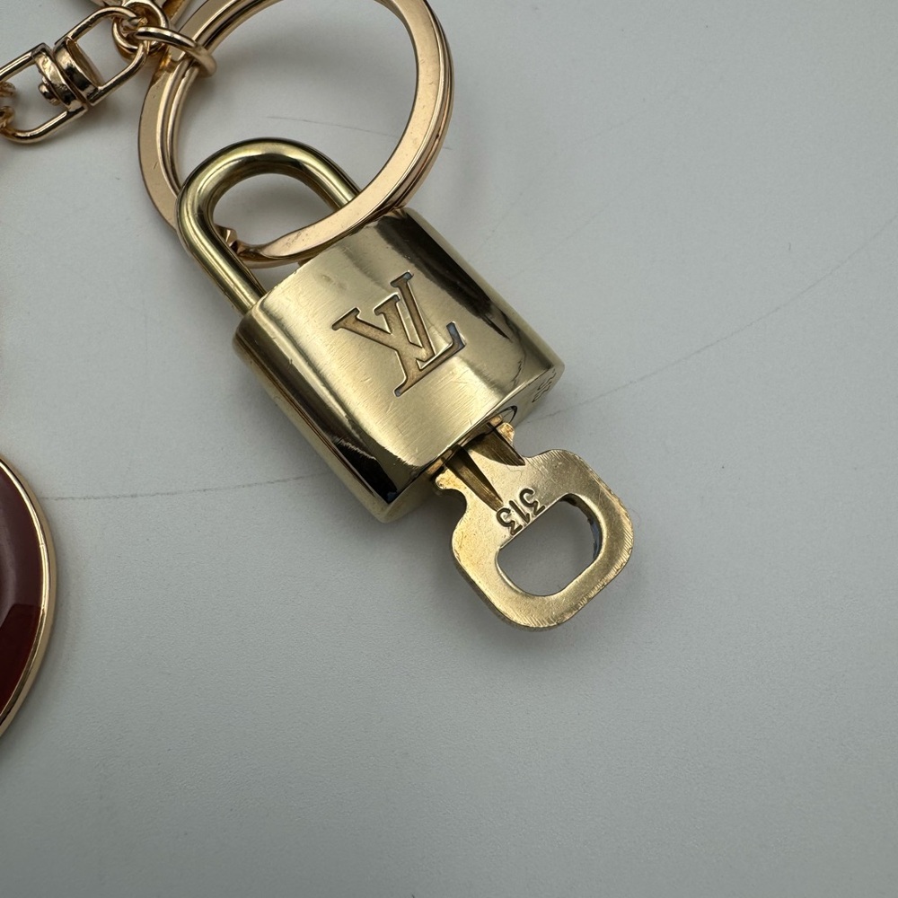 Authentic Louis Vuitton Lock & Key on Unbranded Bag Charm Key Chain Burgundy - Picture 3 of 3